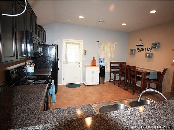 5th image of 9329 S 255th East Ave