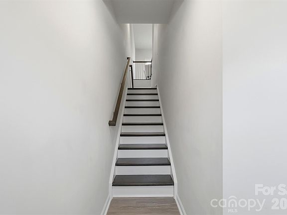 2nd image of 411 Lahinch Dr