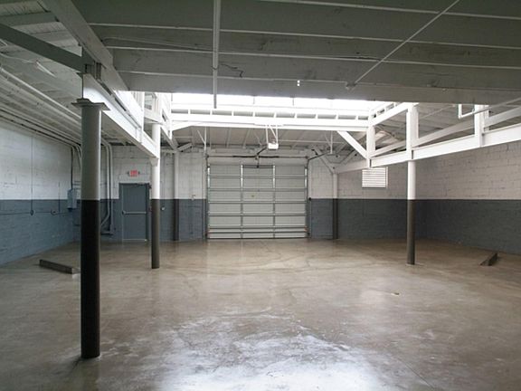 5th image of 317 S Main St APT 4