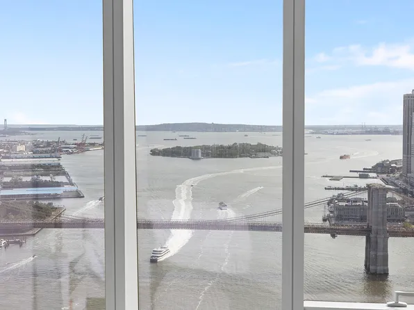 1 Manhattan Square image 11 of 40