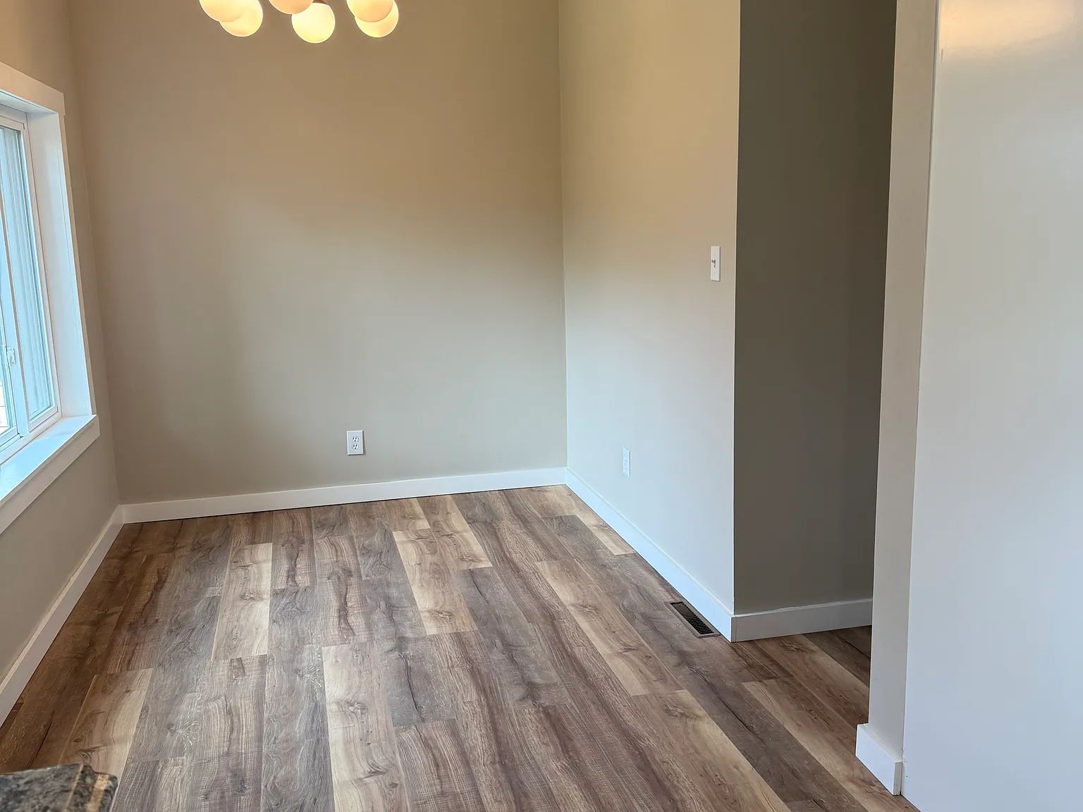 3 bed, 1.5 bath, 1580 sqft, $1,500 — Photo 1