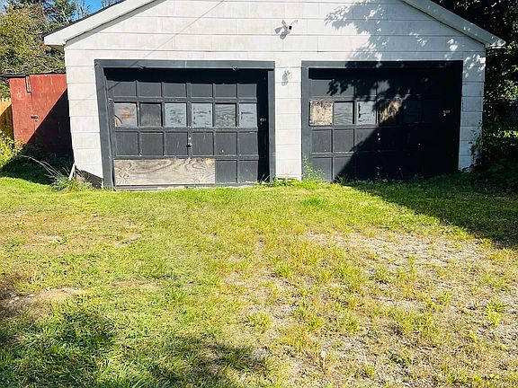 4th image of 62 Forest Street