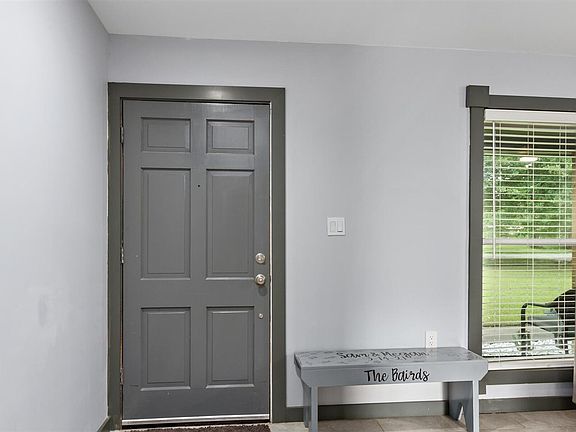4th image of 525 Rosewood Dr