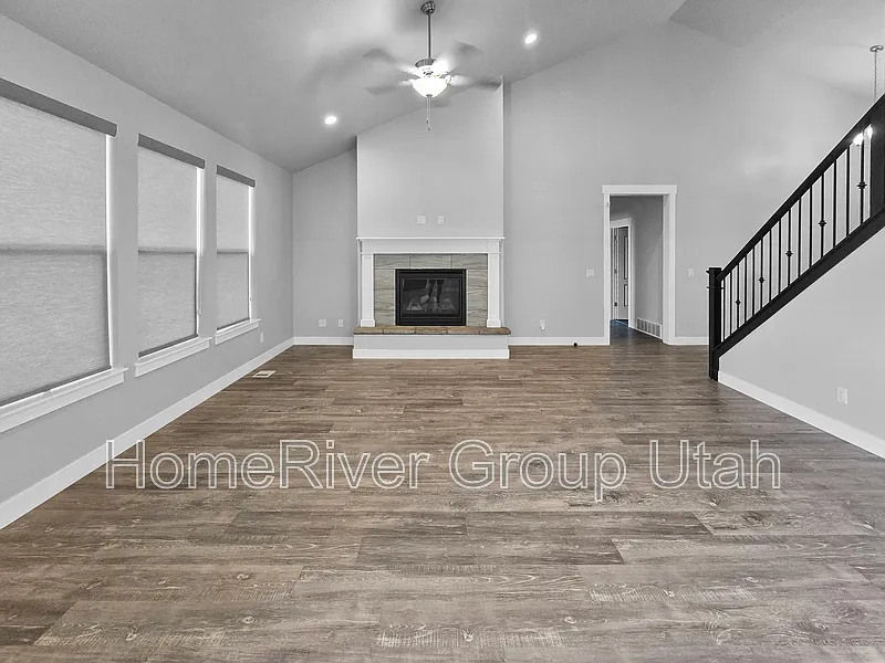 5 bed, 3.5 bath, $3,500 — Photo 3