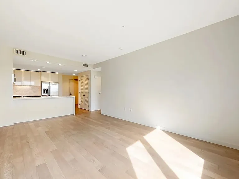 10 Kennedy Pl #209 — Photo 24