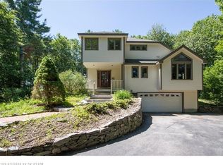 34 Woodlands Dr, Falmouth, ME 04105
