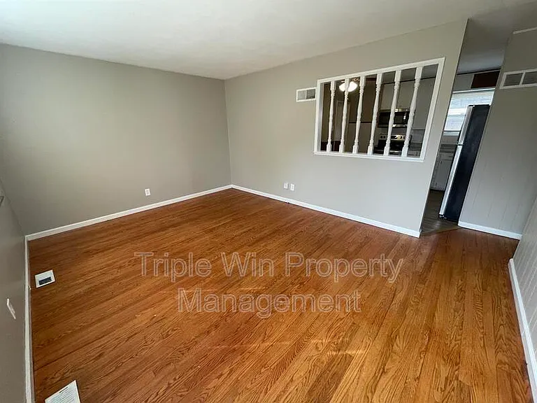 1895 Curtis Ct — Photo 9