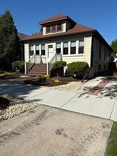 3rd image of 1610 Atchison Ave
