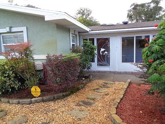 4th image of 28 Oak Ave