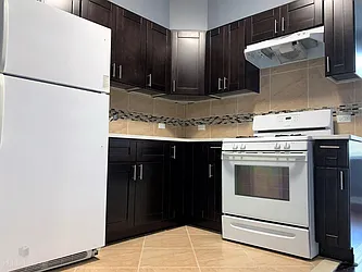 Rented by Hillel Realty Group