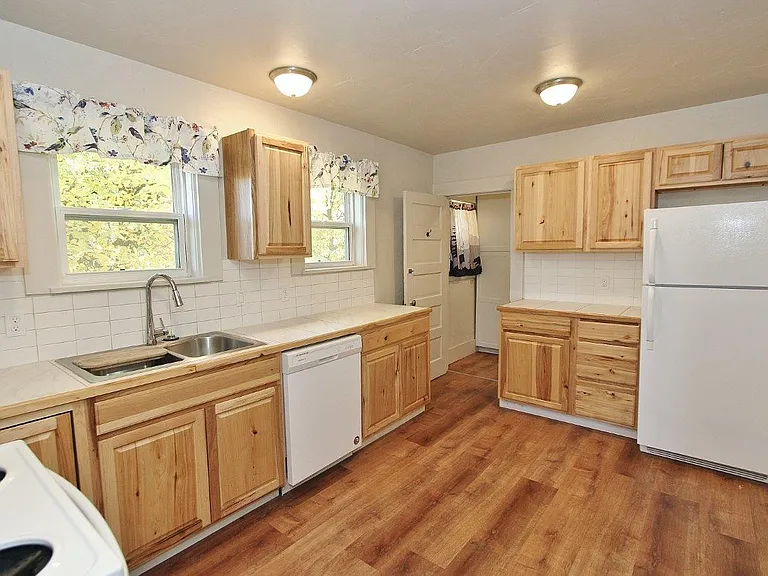 3344 W South Slope Rd — Photo 13