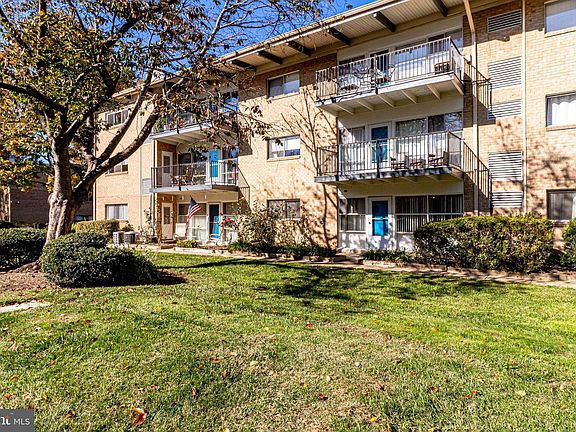 4th image of 4905 Americana Dr #A