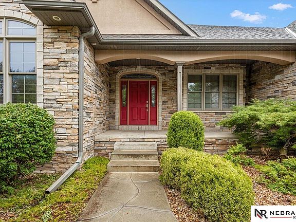 3rd image of 8630 Oakmont Dr