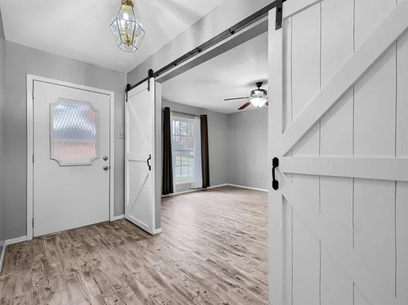 1802 Oak Creek Dr, Sherman, TX 75092