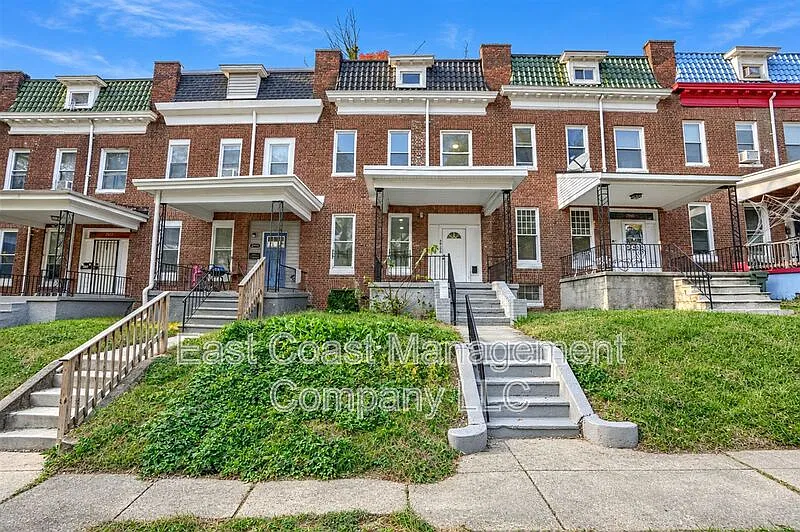 3 bed, 1.5 bath, $2,195 — Photo 2