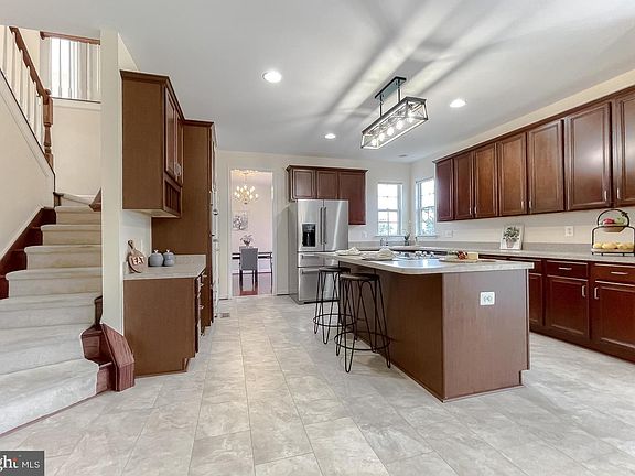 5th image of 22223 Monterey Pl