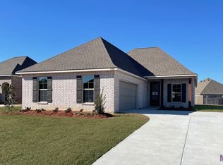 8789 Windlake Dr, Denham Springs, LA 70726