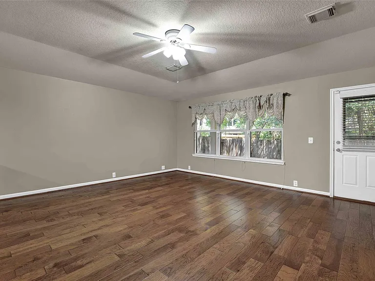 2706 Woodspring Forest Dr — Photo 12