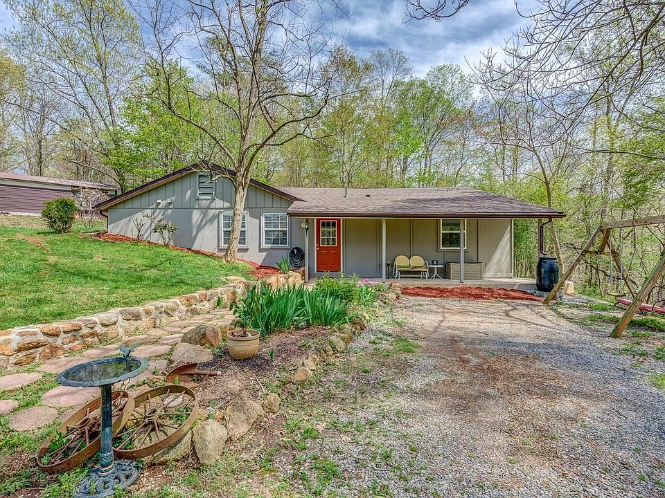 1st image of 1290 Oak Dr