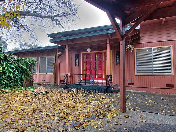 2915 Godman Avenue 4/2 
