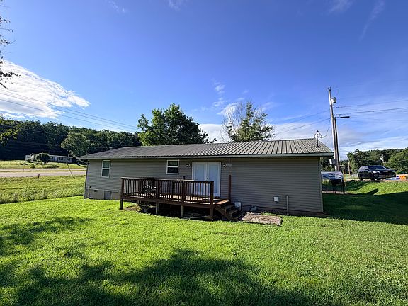 4th image of 155 Skyline Dr