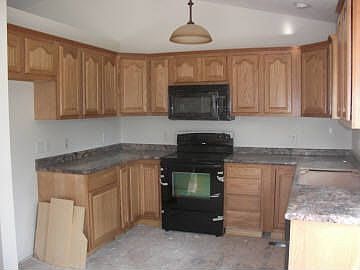 5th image of 607 E Grand Ave