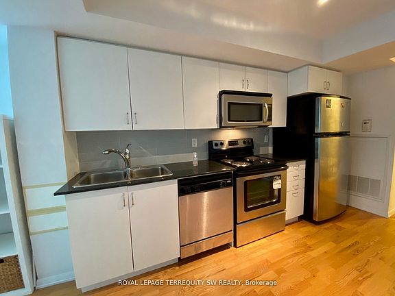 3rd image of 209 Fort York Blvd #1458