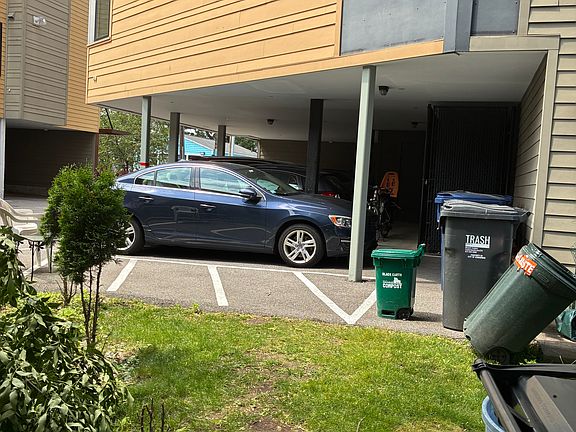 4th image of 54 Bay State Rd Unit 1