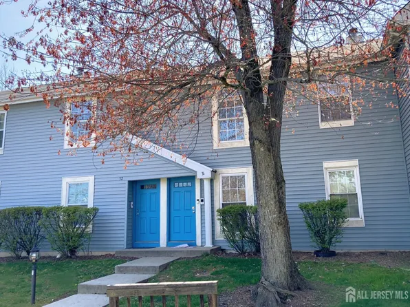 32 Tanglewood Ct, Monmouth Junction, NJ 08852