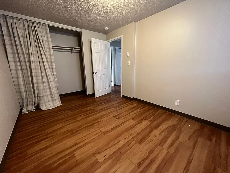 Deer St., 131 NW - 00131-DEER-00 — Photo 6