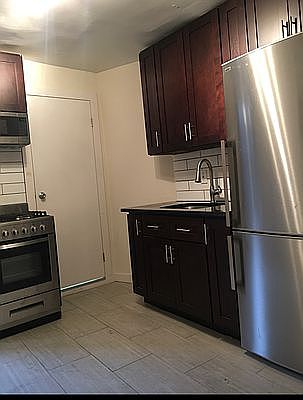 3rd image of 272 W 115th St APT A