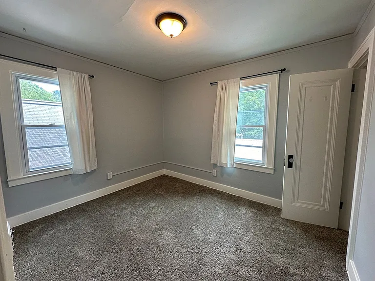 2132 Kalamazoo Ave SE — Photo 16