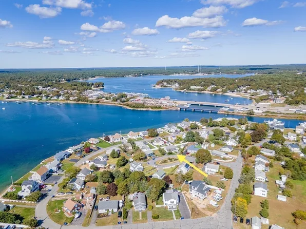 11 Central Pl, Bourne, MA 02532