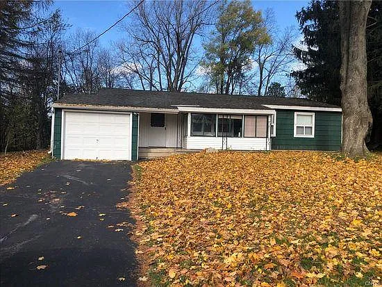 3 bed, 1342 sqft, $1,750 — Photo 1