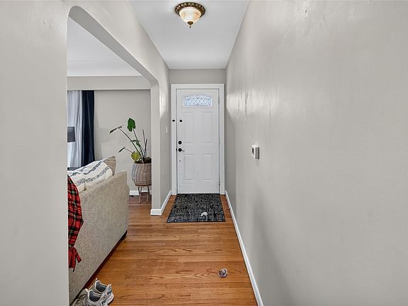 5th image of 650 Hawkins St