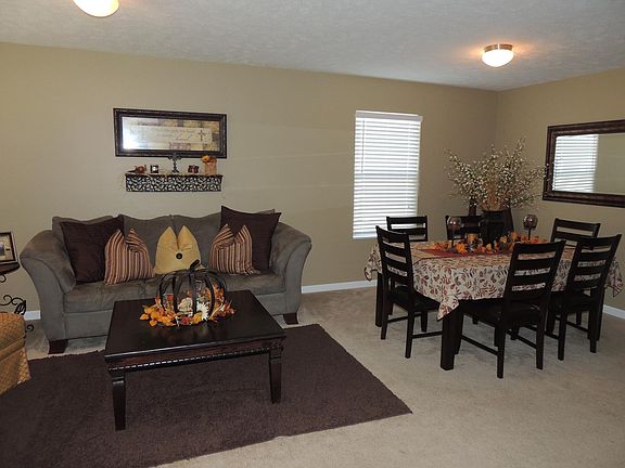3rd image of 806 Creek Oak Dr