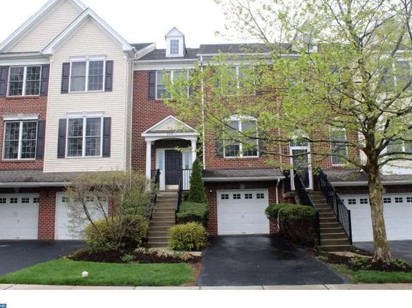 2372 Dorchester St W, Furlong, PA 18925