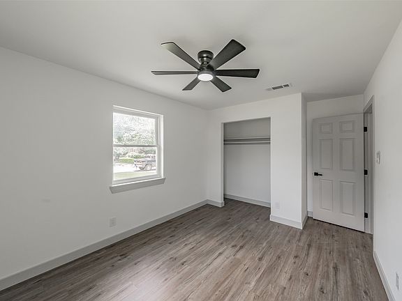 5th image of 2005 Meadow Ln