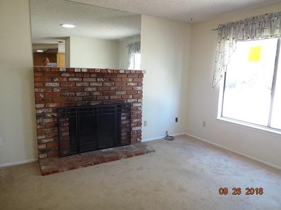 5th image of 7649 Redwood Ave