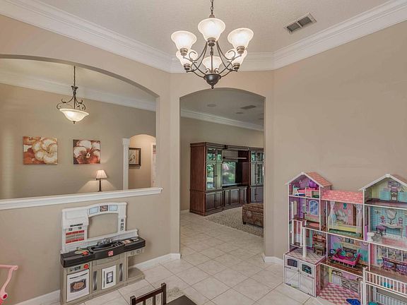 5th image of 329 N Elverton Pl