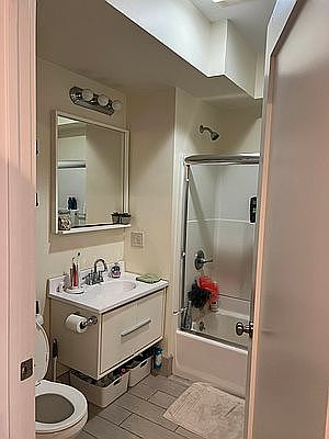 4th image of 31-01 21st St #2R