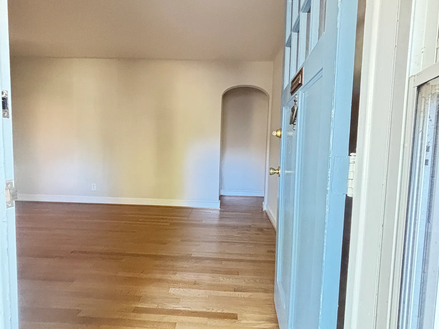 3 bed, 1035 sqft, $2,900 — Photo 3