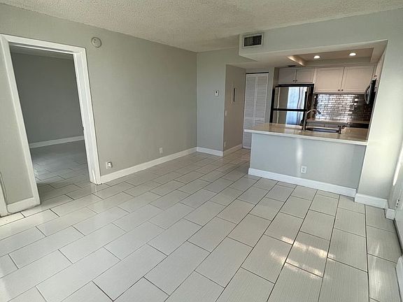 3rd image of 714 Executive Center Dr #38-4-38