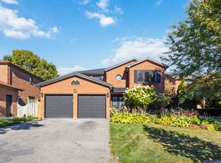 14 Fallingbrook St, Whitby, ON L1R 1H3