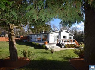 161 E Bluff Dr, Port Angeles, WA 98362