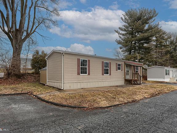 3rd image of 14 Shellie St