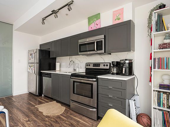 4th image of 2511 Quebec St #208