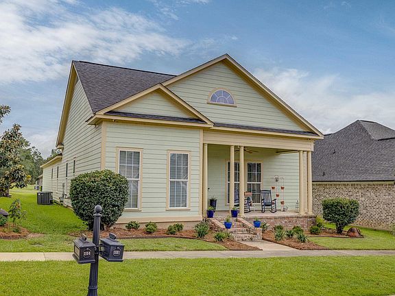 3rd image of 202 Augusta Dr