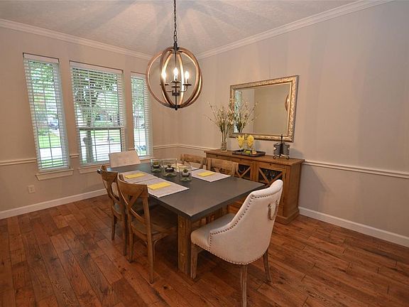 3rd image of 3224 N Woodstream Way
