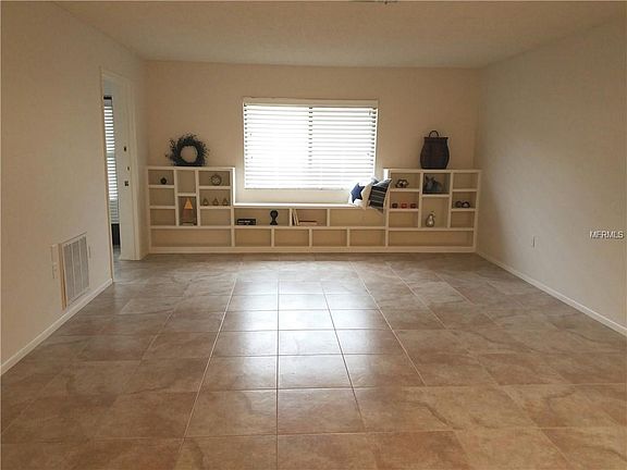 4th image of 7521 Greystone Dr